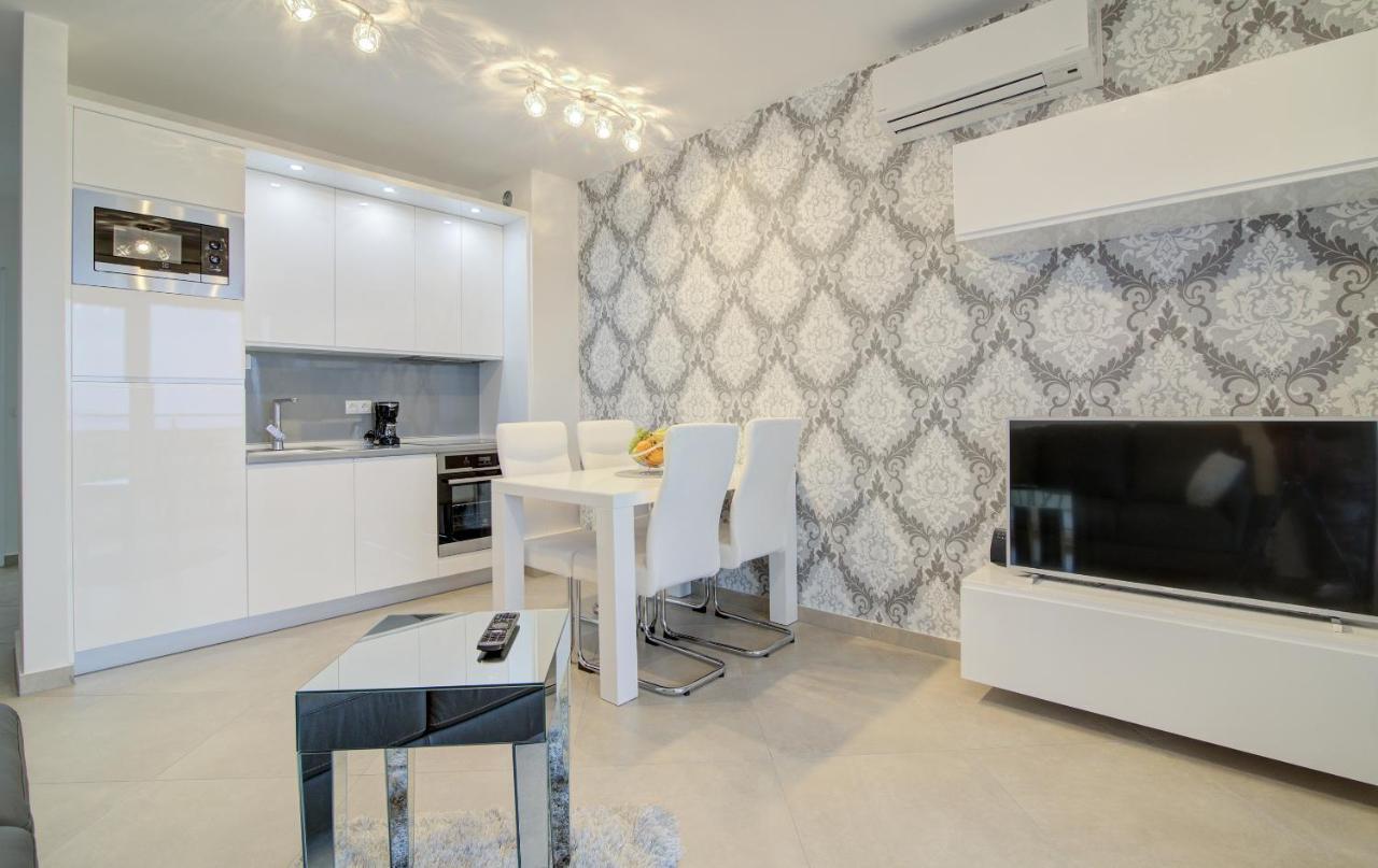 Apartments Luka - Villa Sunce Сень Экстерьер фото